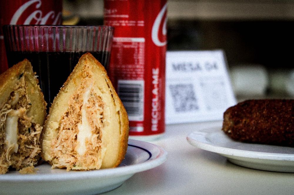 Lanchonete SnackBar Reformado e Esplanada Trespasse imediato.