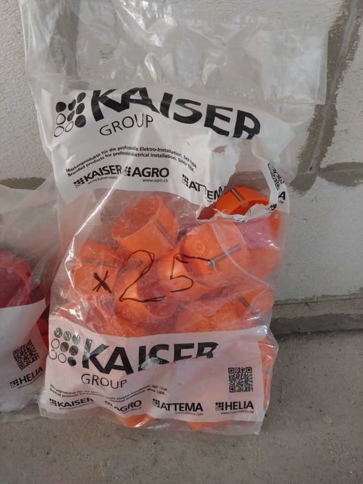 Sprzedam puszki elektro instalacyjne