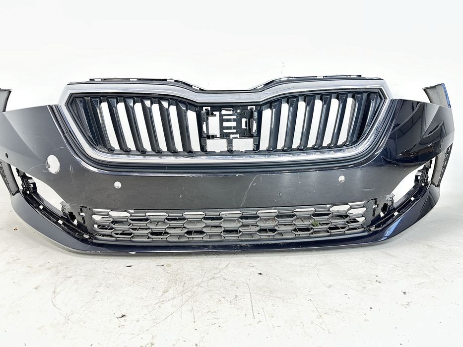 Skoda Scala zderzak przedni przód 4xPDC czarny