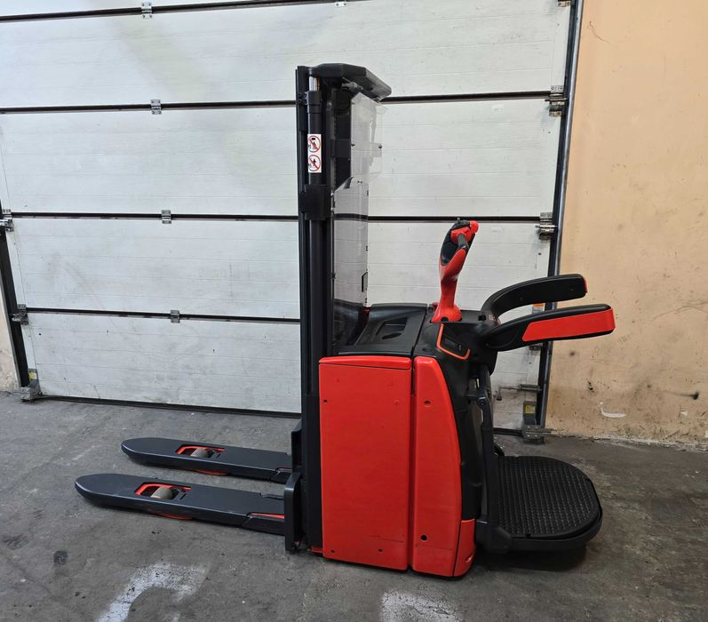 Штабелер самохідний Linde 1.4 тонни, підйом 4,352 метра 2021 рік