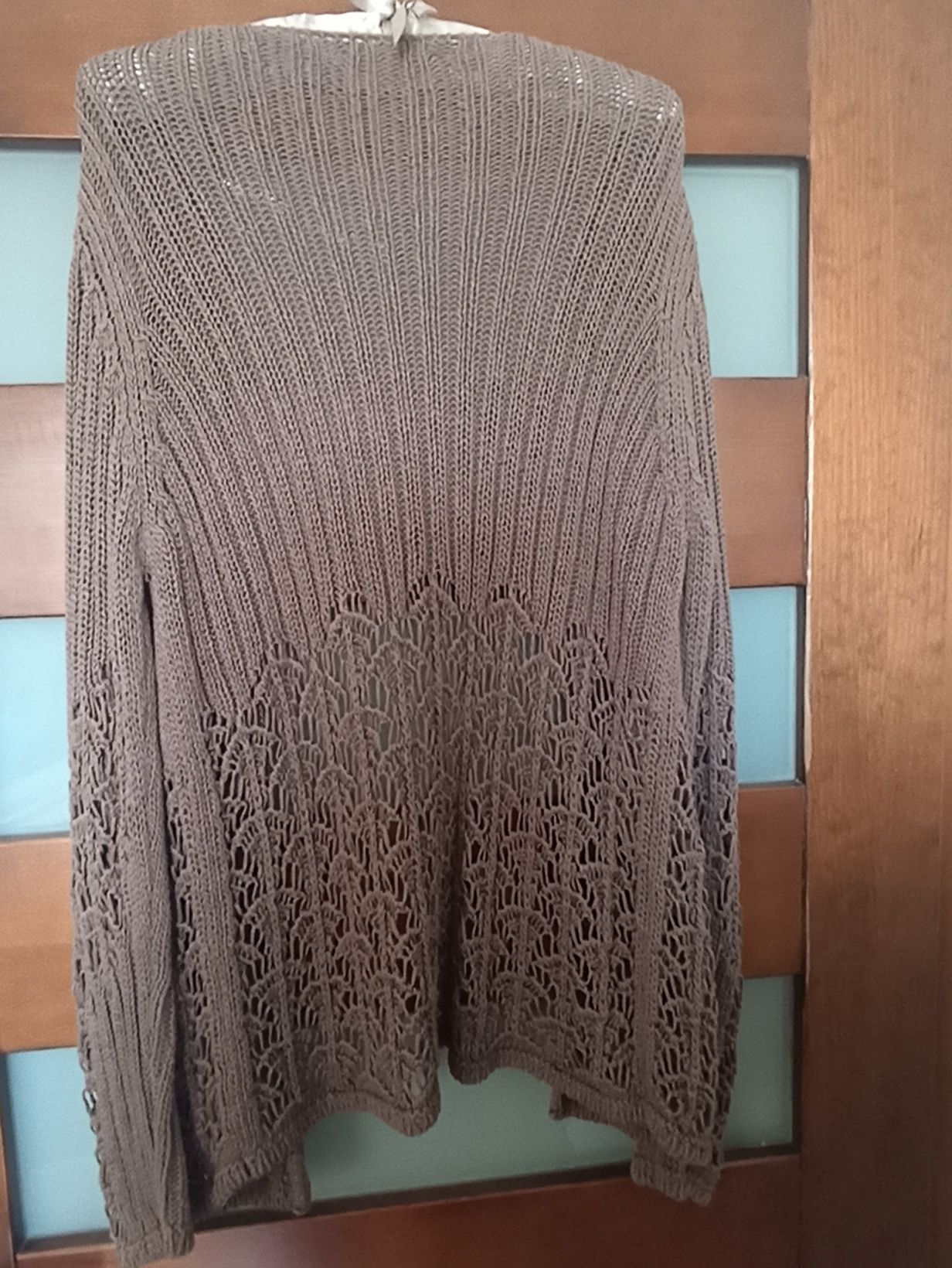 Sweter ażurowy pleciony brązowy OUI moments 
Długi rękaw 
Do sukienki,
