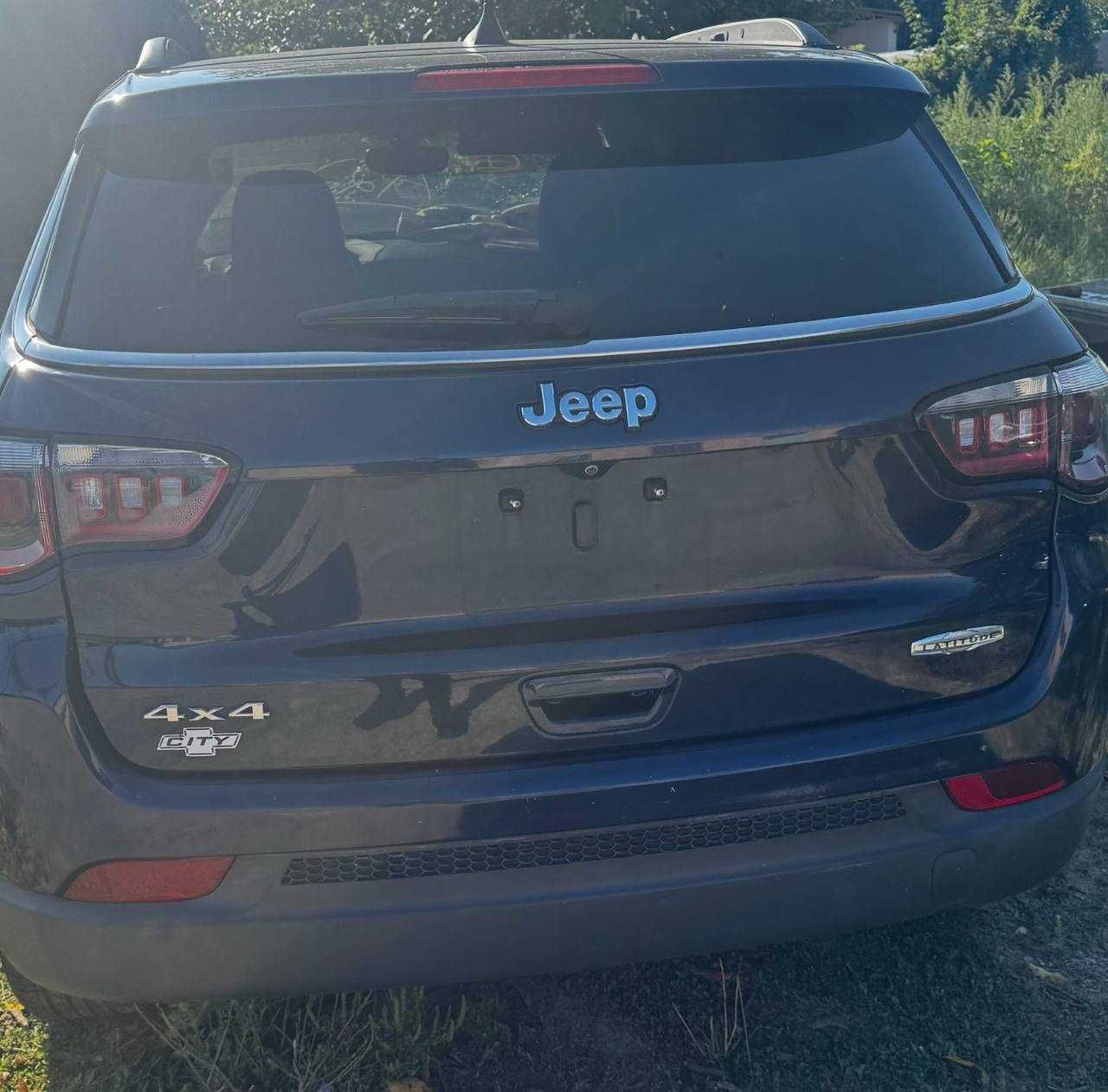 Ляда / кришка багажника Jeep Compass 17-21