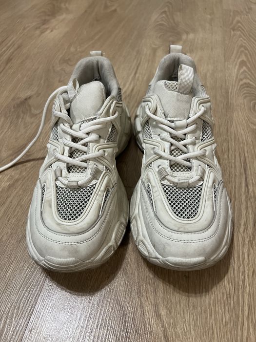 Кросівки літні білі