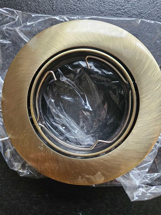 Oprawy wpuszczane metalowe okrągłe - 8 sztuk