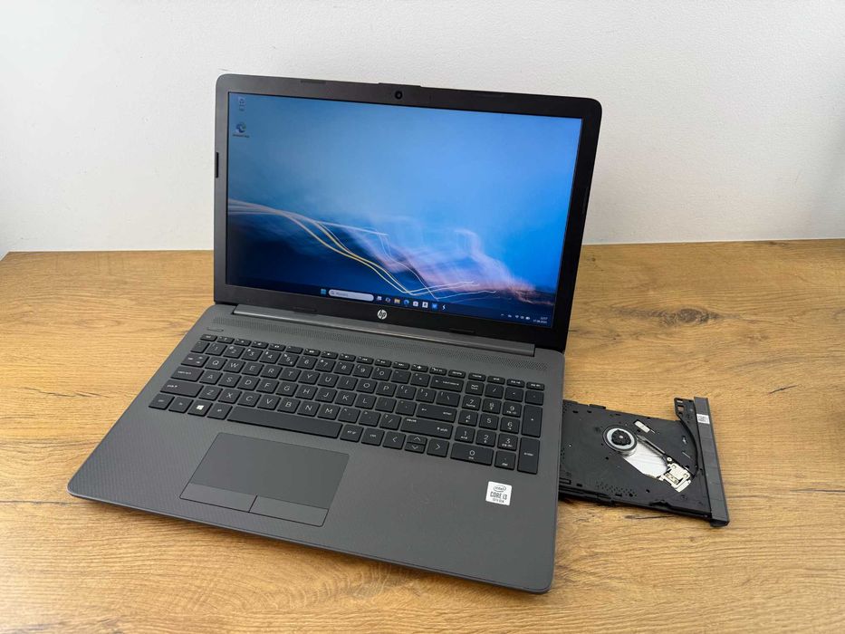 1406 HP 15cali, CORE i3-1005G1, 8x 3.40GHz, SSD M2 -500GB, Win 11, 8GB