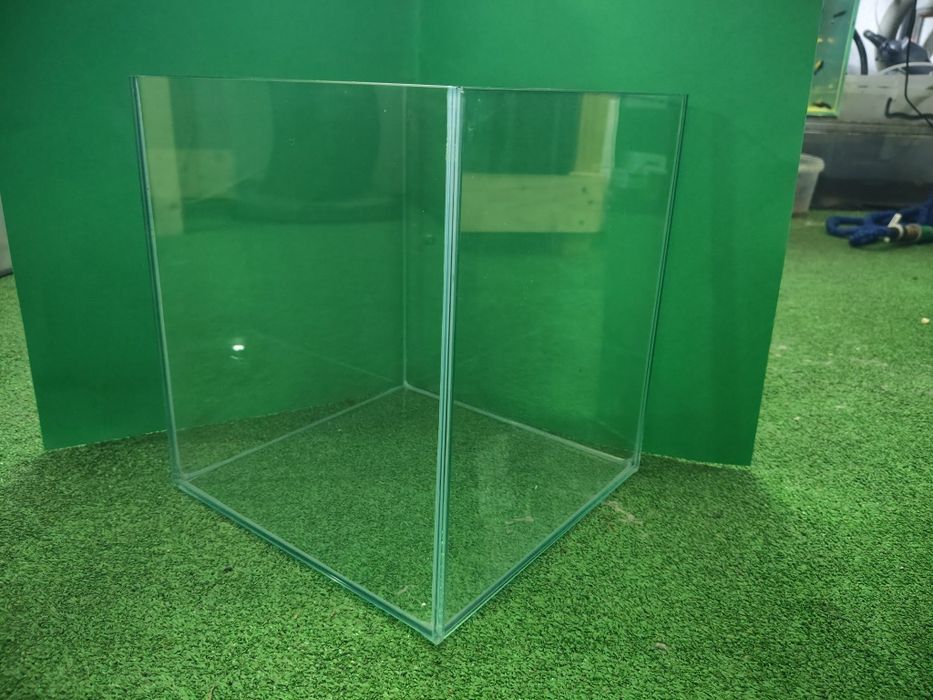 Aquário  cubo 28/25/25