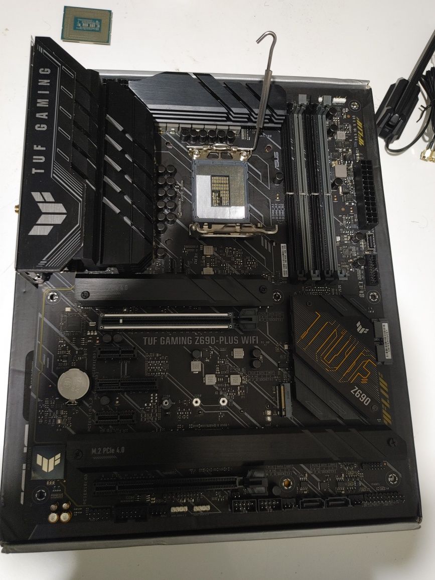 Asus Tuf Gaming Z-690 Plus Wi-Fi DDR5