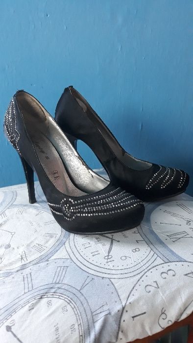 Buty na obcasie jak nowe