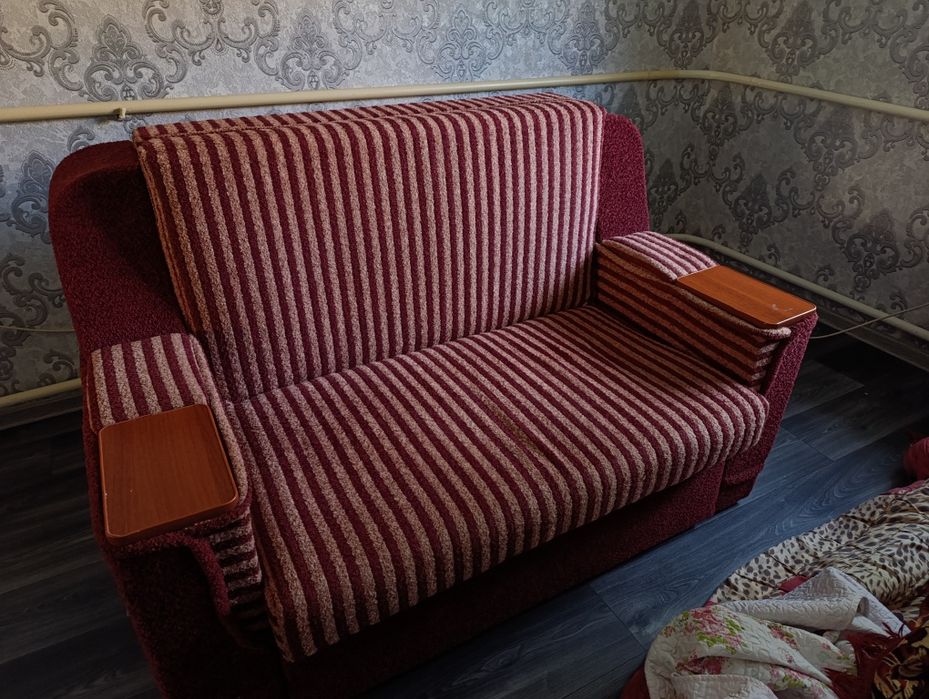 Продам розкладний диван