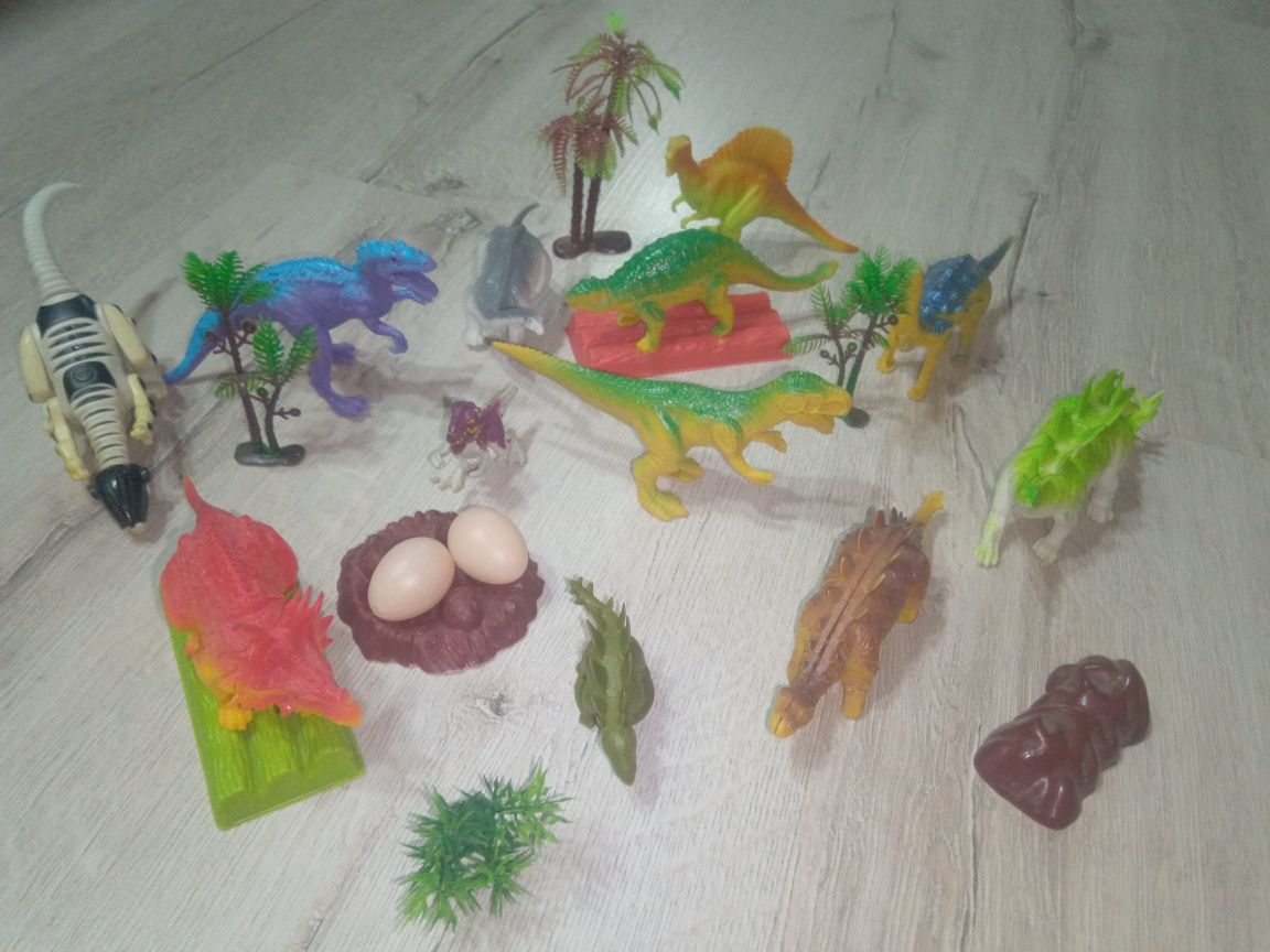 Динозавры. Детские игрушки