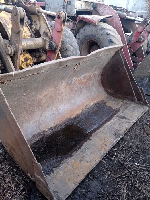 Продам фронтальний навантажувач то18. Стан робочий.