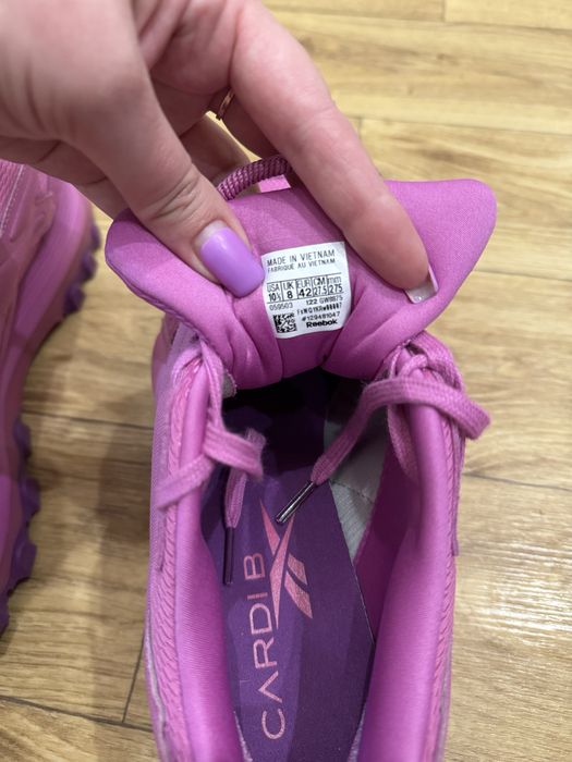 Жіночі кросівки нереально круті