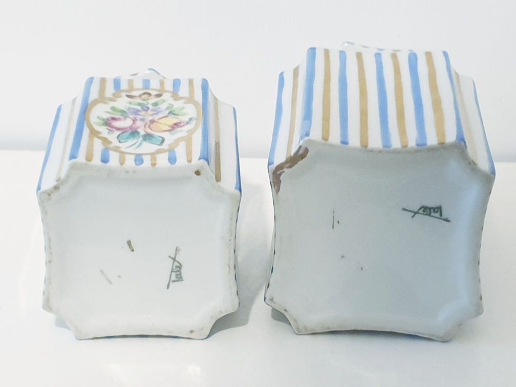 Lindo antigo conjunto de frascos de perfume em porcelana pintada à mão