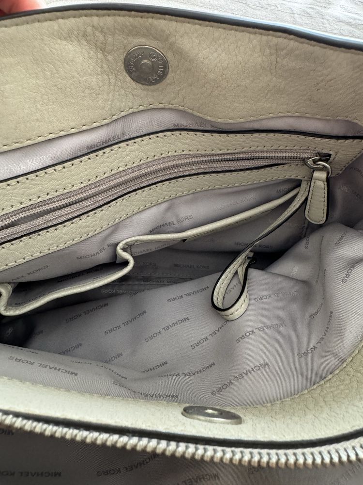 Mala Michael Kors Pele em muito bom estado