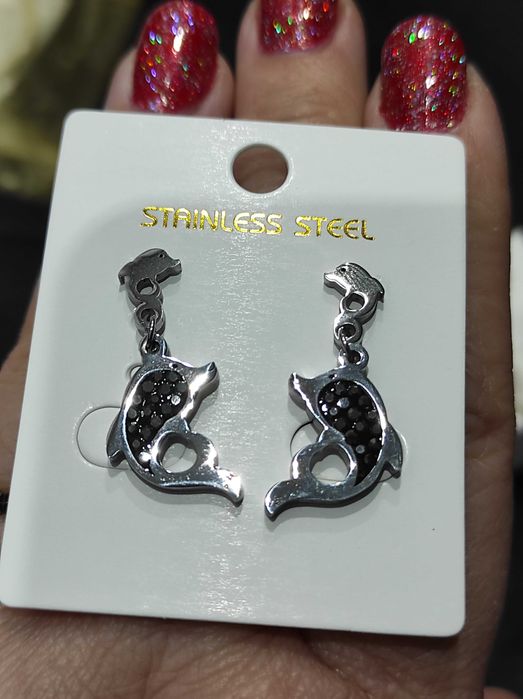 Cudowne kolczyki delfinki