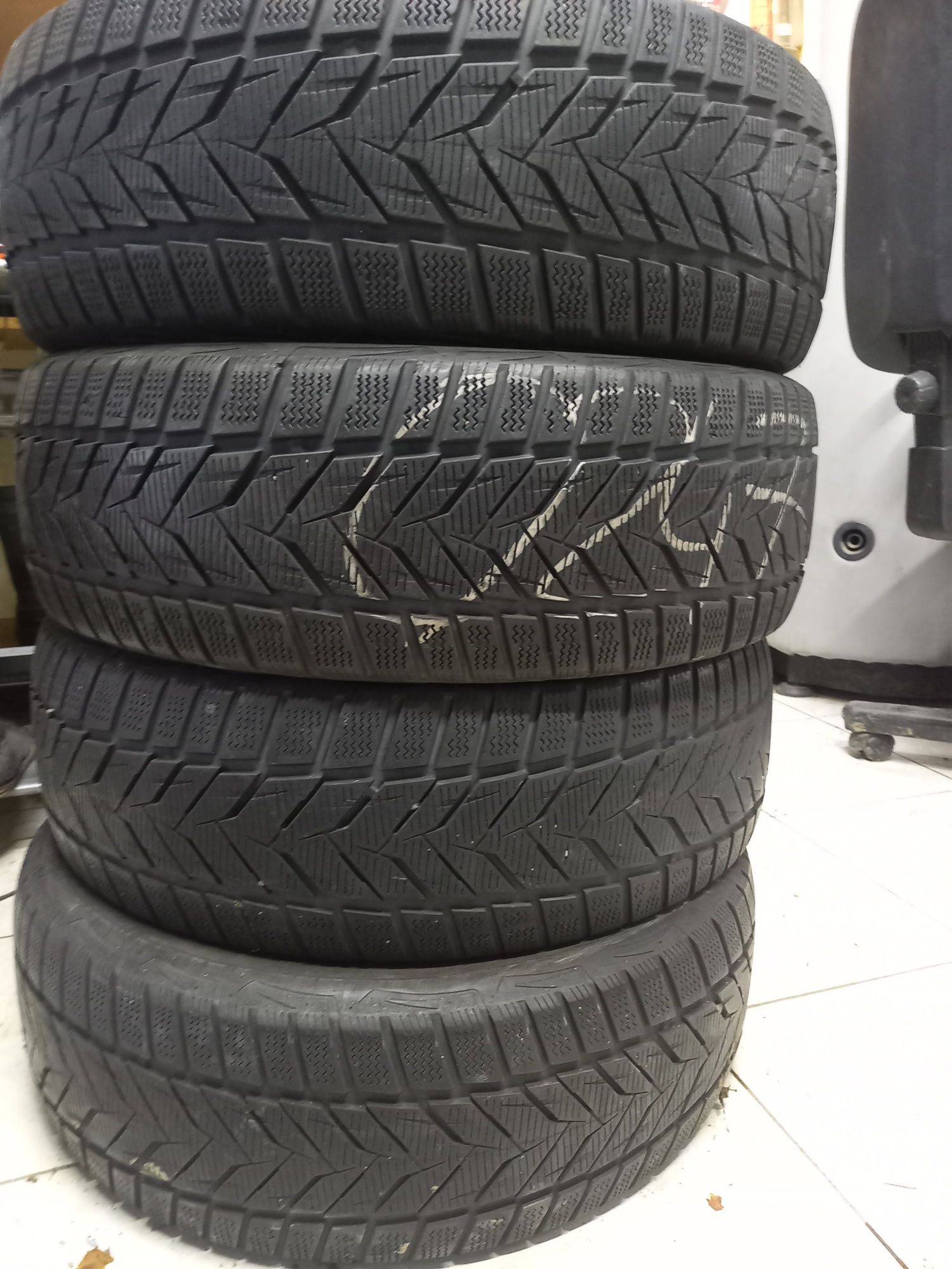 Tanio 4 opony zimowe 215/60r16 VREDESTEIN