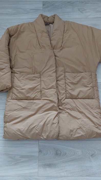 Тепла жіноча куртка Zara розмір м