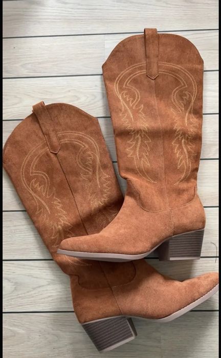 Високі ковбойські чоботи (високі жіночі козаки)