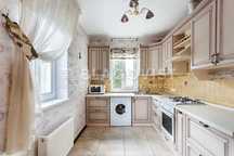 Продаж . Будинок .Гоголів . 92 м.кв . Поруч озеро.