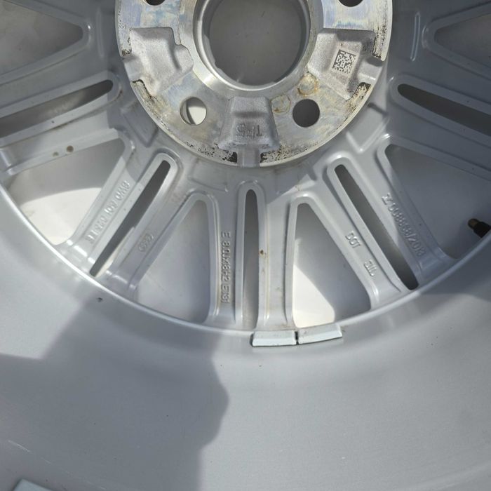 Felga aluminiowa AUDI A4 B9 8W 188J ET31  5x112 1szt