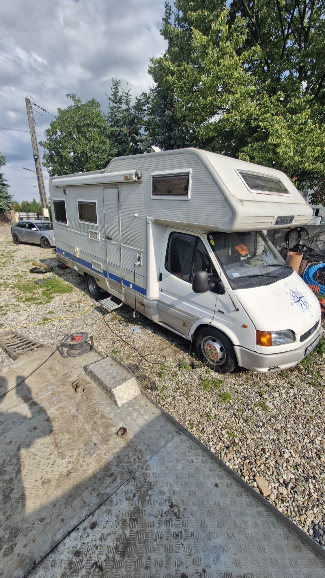 Camper ford tranzit 2.5 kamper 6 osob , zimowy, bliźniak kola
