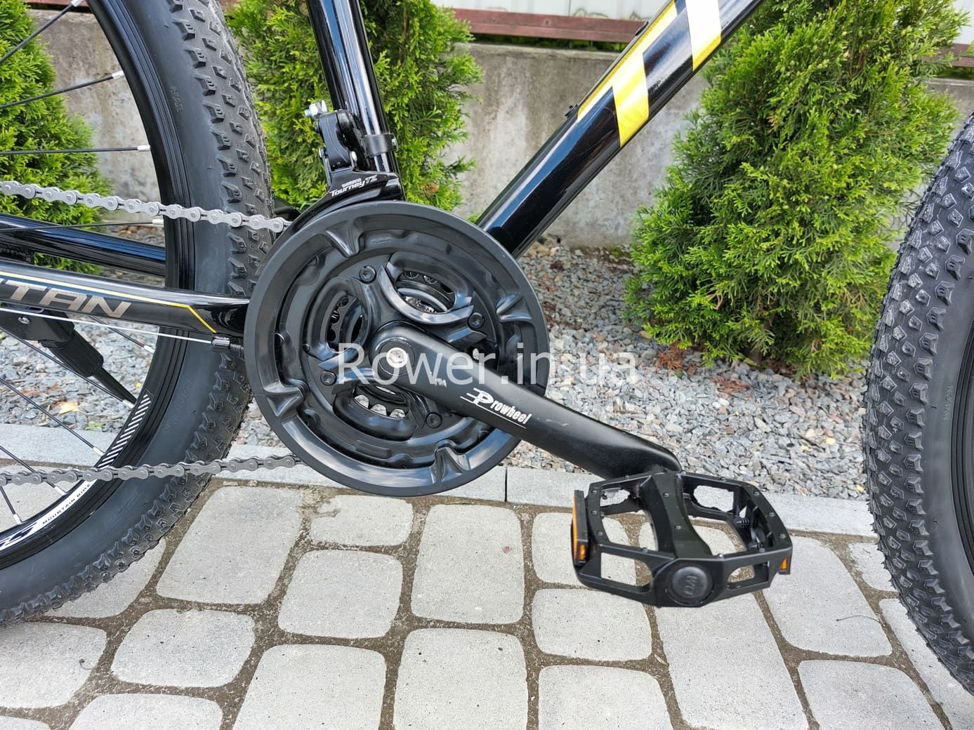 Алюмінієвий велосипед новий Titan First 27.5 Black Gold рама 20"