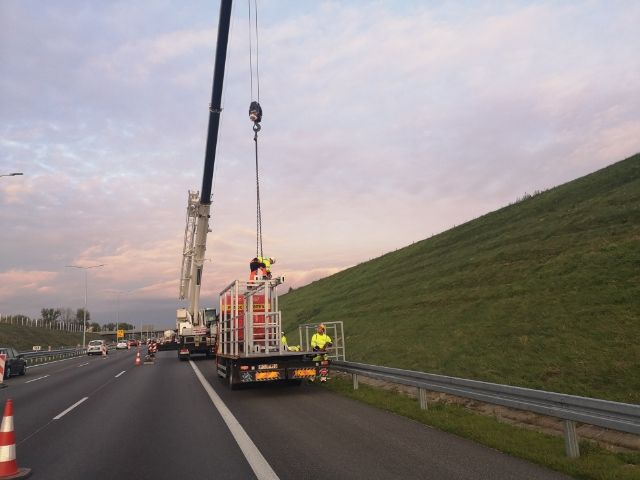 Laweta transport wózków widłowych koparek maszyn Poznań Niskopodwozie