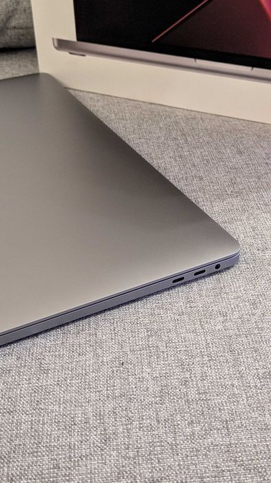 MacBook Pro 16" — i9 / 32GB / 1TB / Radeon Pro 5500M — Como Novo