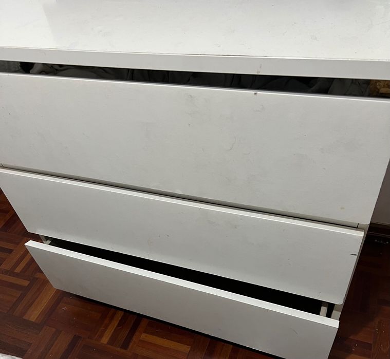 Cómoda ikea prática