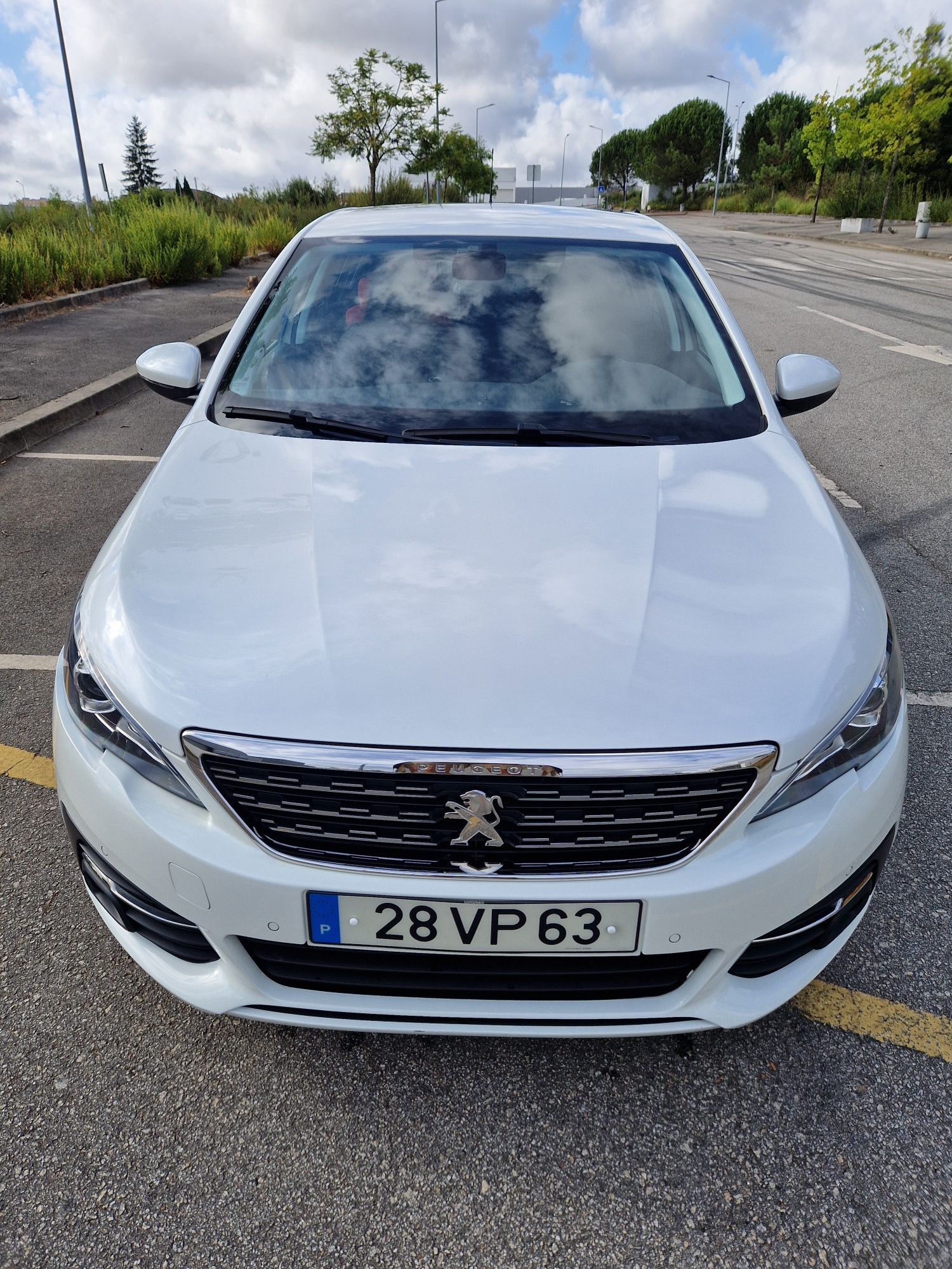 Peugeot 308 1.2 PureTech 130cv | 2018 | Económico e Fiável