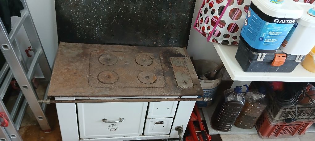 Fogão com forno a lenha