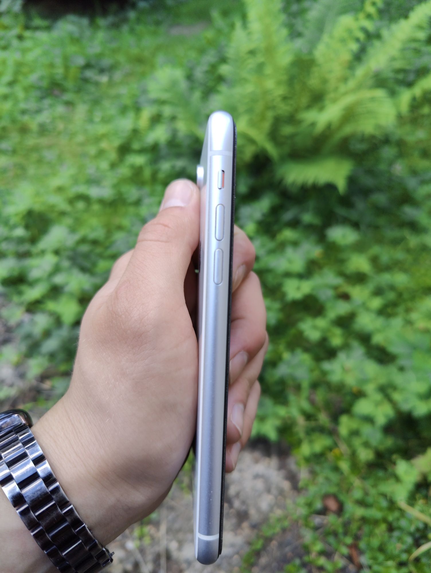 iPhone XR 64gb АКБ 80% Neverlock White