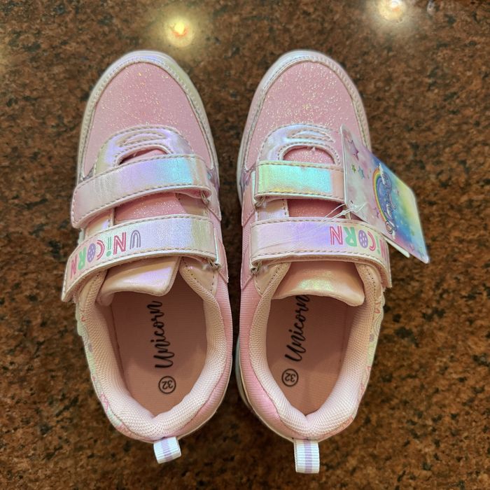 Дитячі кросівки