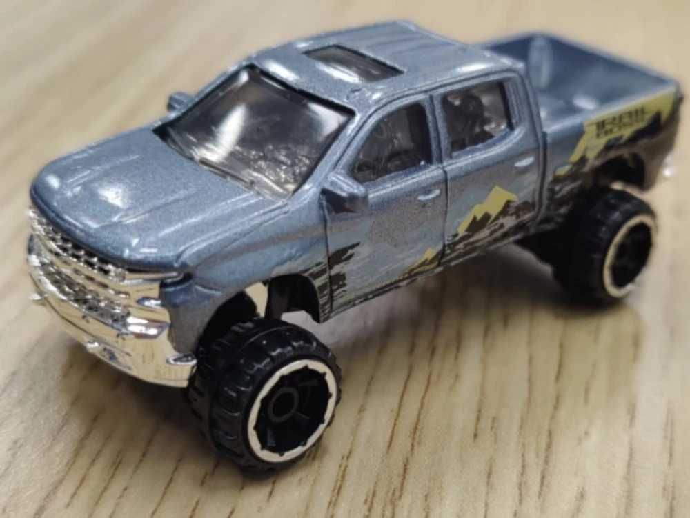 Hot Wheels 5 pak Seria HW Remote Adventures Nowe Ford F-150 / Bronco