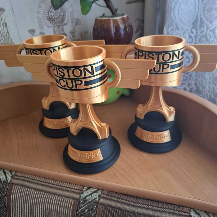 Кубки Поршня Дока Хадсона