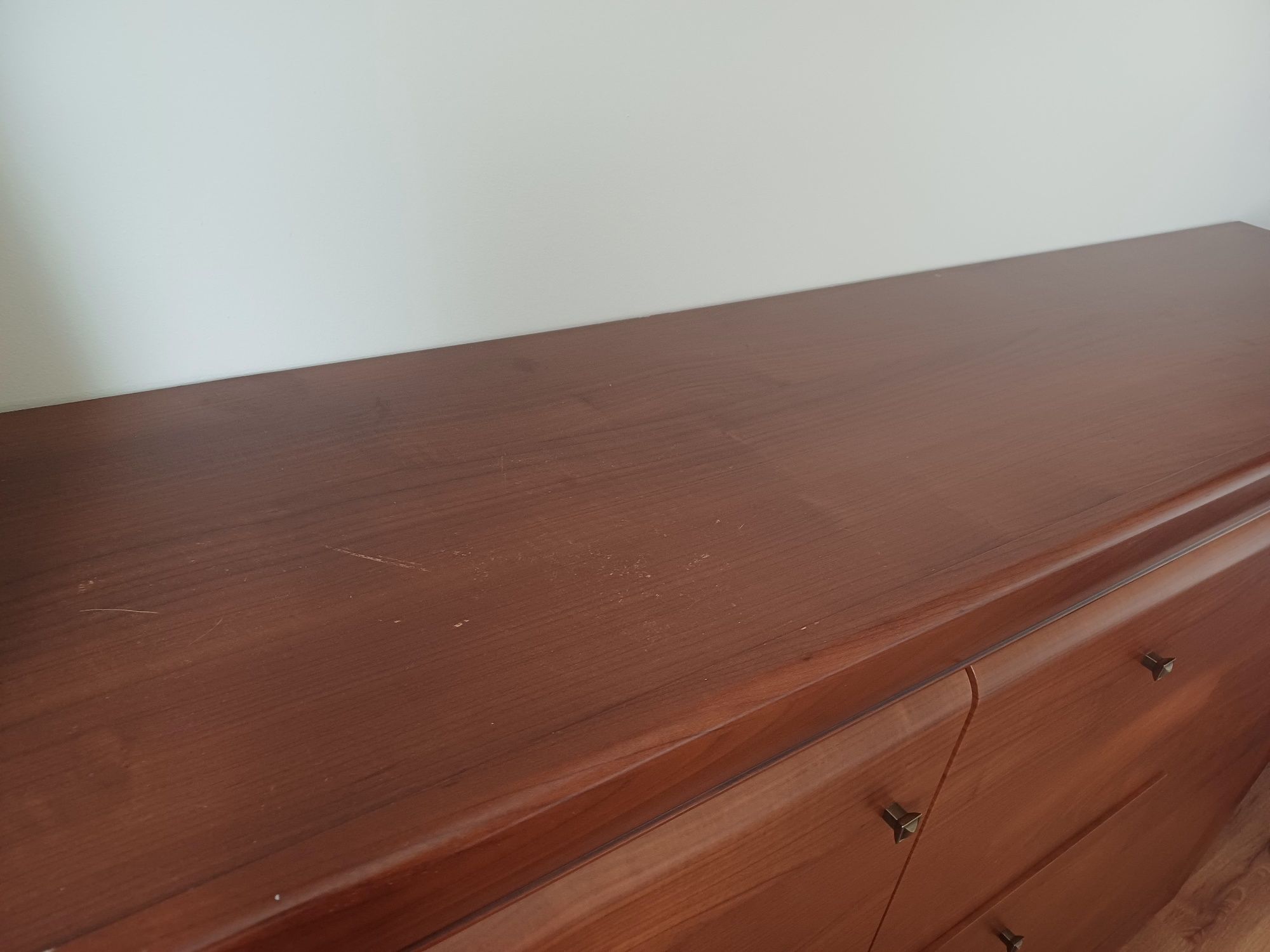 Komoda do sypialni salonu