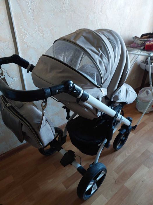 Продам коляску 2в1.