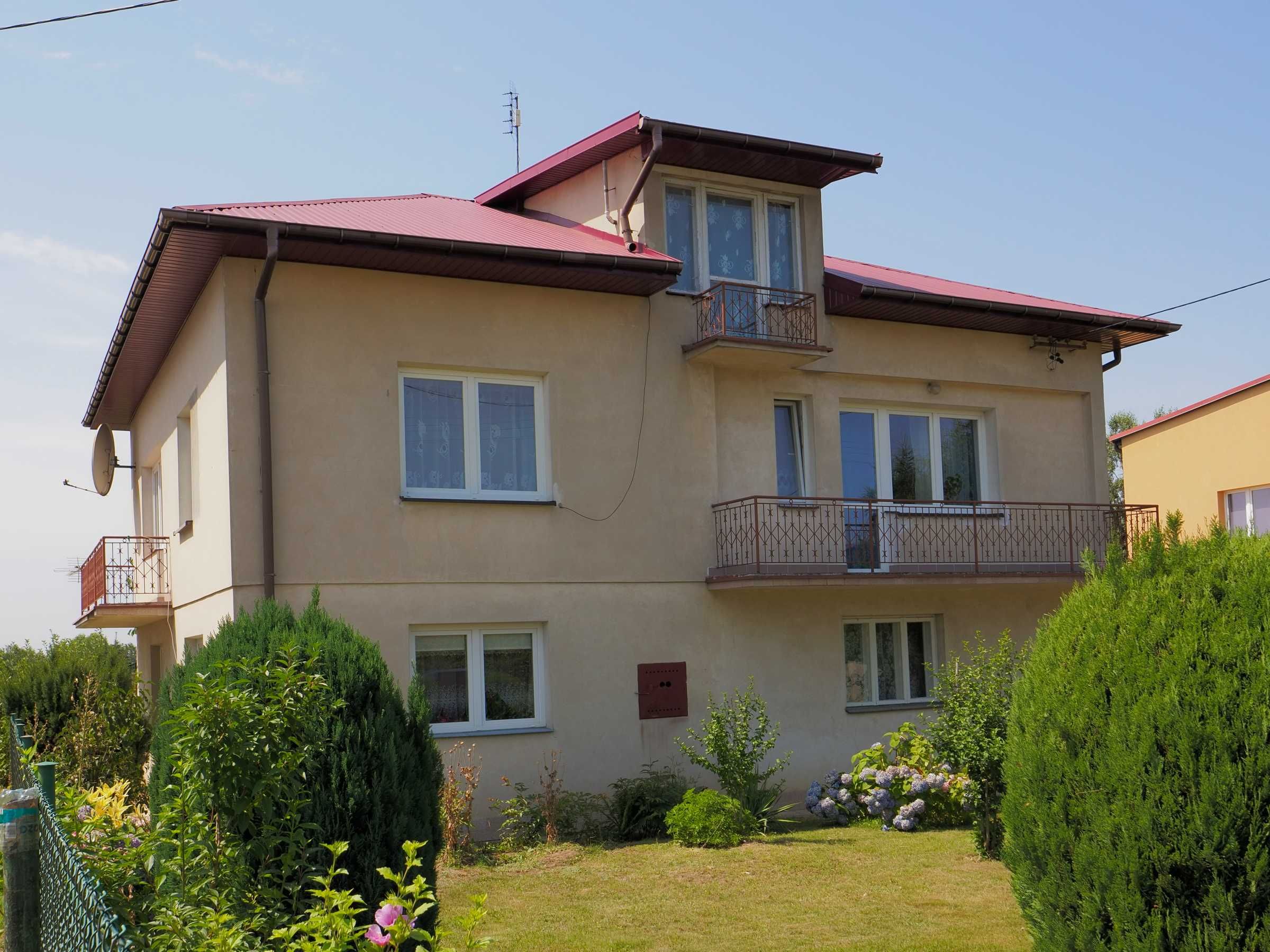 Dom Sandomierz/Kobierniki, media, działka 1330m