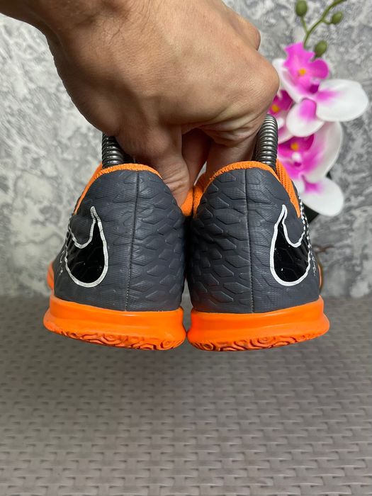 Nike Hyper Venom копы футзалки 35 размер детские футбольные серые