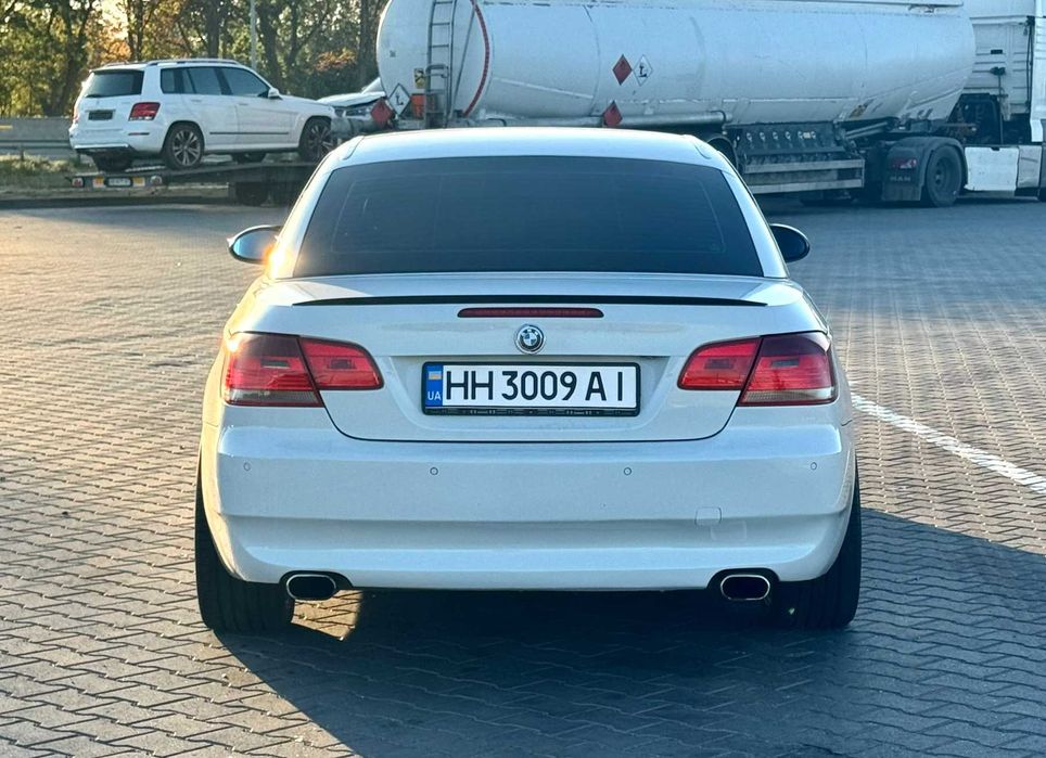 BMW 320i Cabrio E93