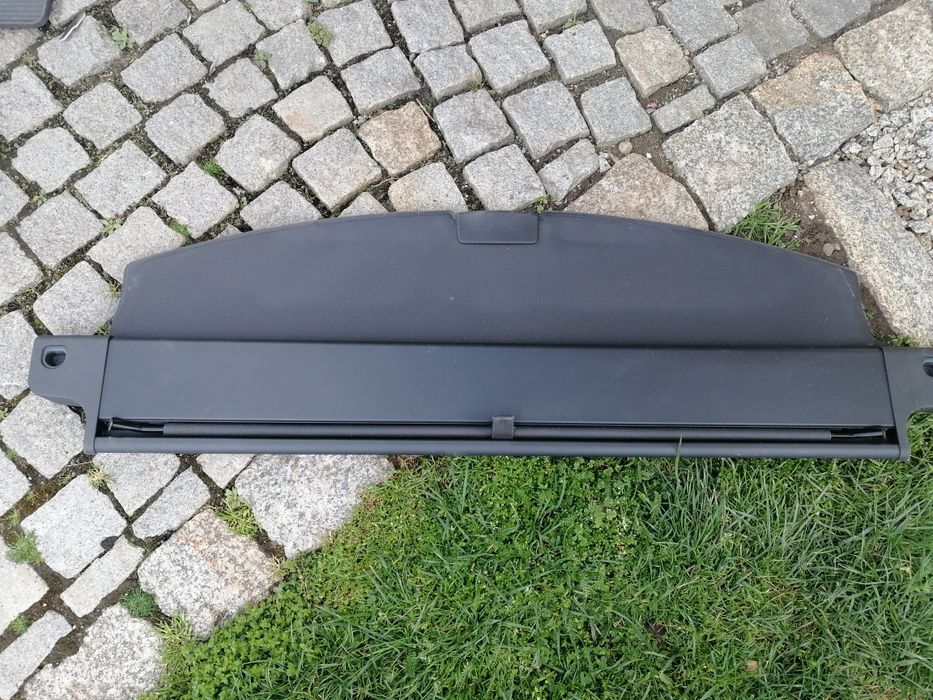 Roleta i kratka do bagażnika toyota avensis t25