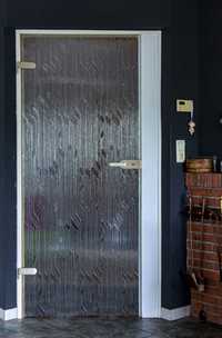 Szklane drzwi z okuciami (klamka i zawiasy) drzwi szkło hartowane