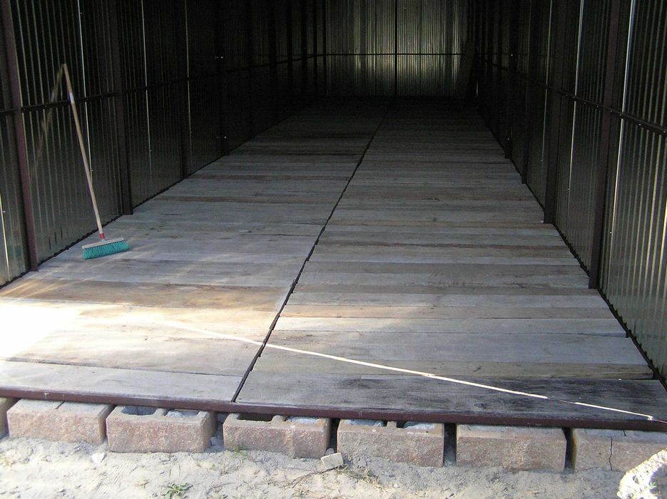 Garaż Blaszak Magazyn Wiata 13,5x3,3 z podwójną podłogą i oświetleniem