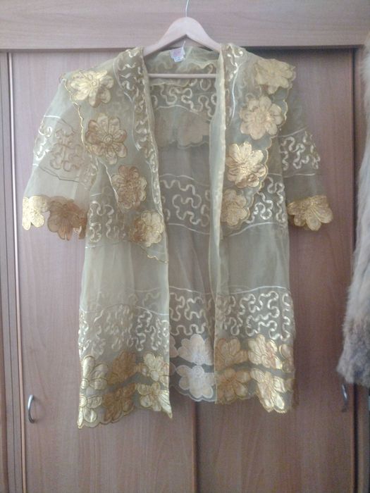 Narzutka kardigan złota nitka