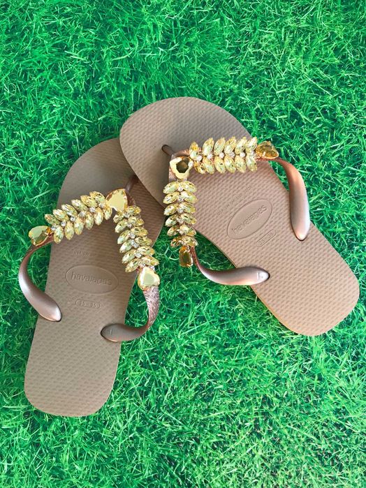 Havaianas Decoradas com Pedras  (novo / vários tamanhos)