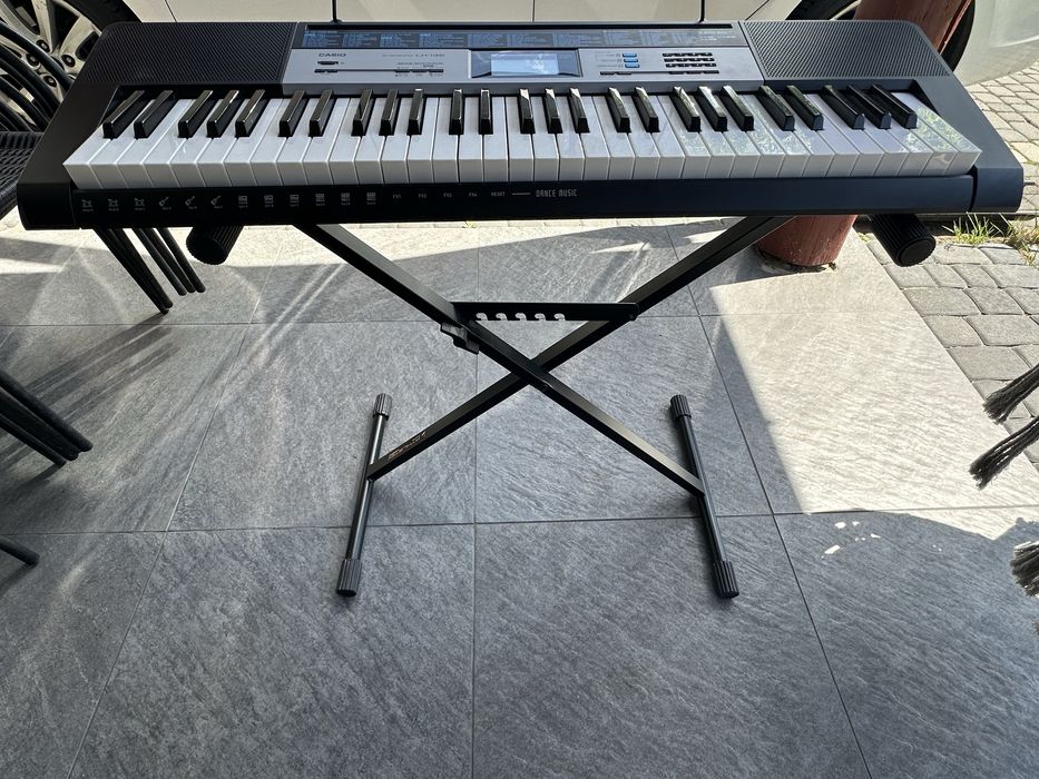 Pianino elektryczne CASIO LK-136