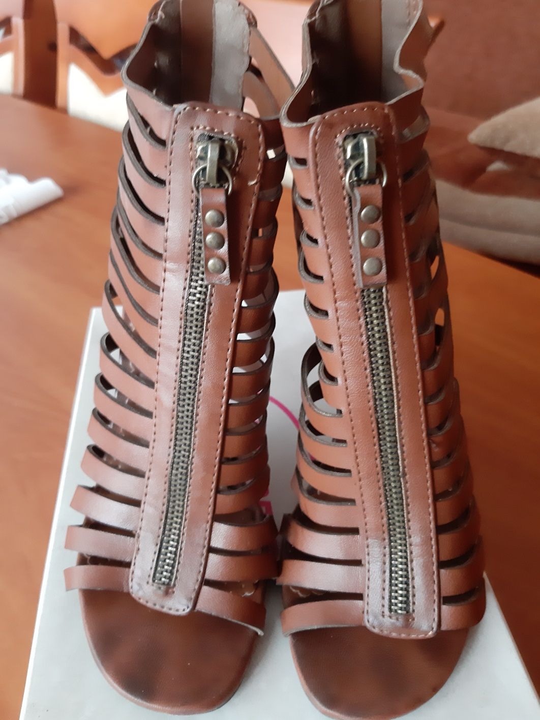 Buty sandały szpilki brązowe Graceland Deichmann r. 38