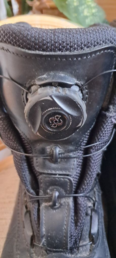 Buty  vibram boa