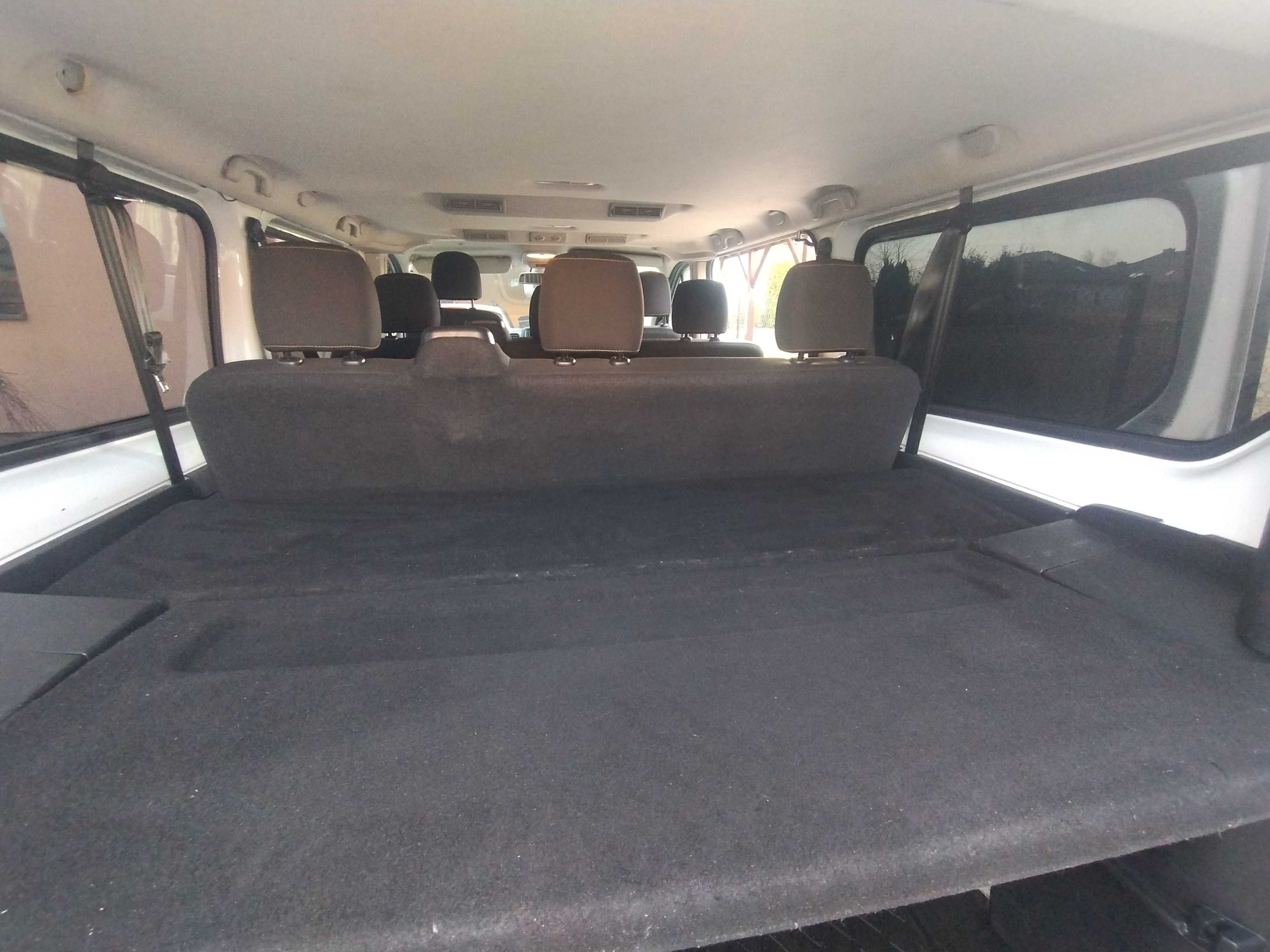 Przewóz osób  usługi transportowe.