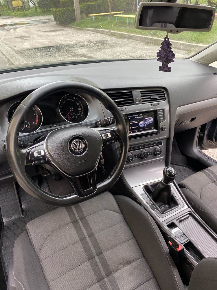 Продам Volkswagen GOLF 7